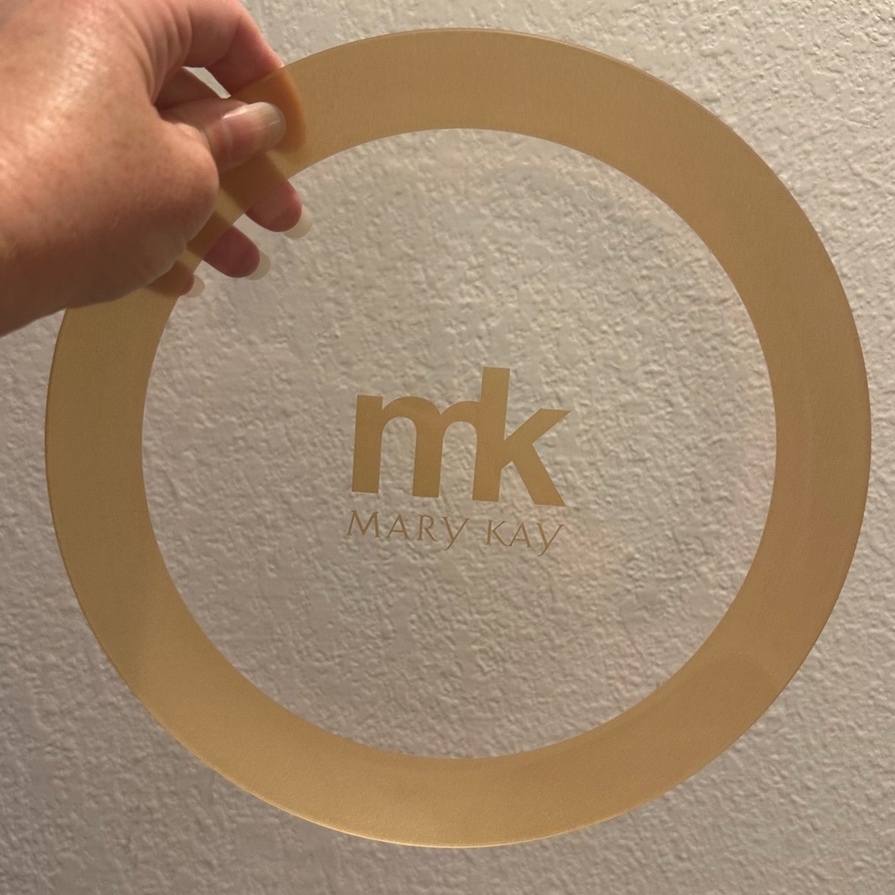 Mary Kay plate with stand